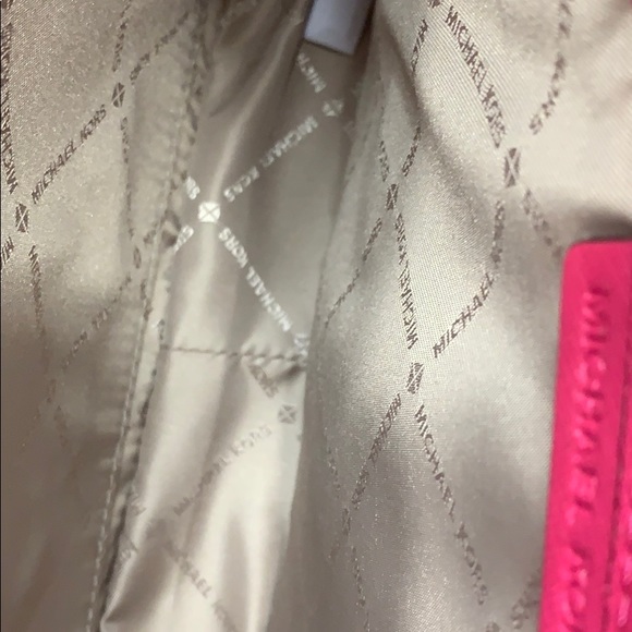 MICHAEL KORS LG EW CROSSBODY Bag Electric Pink - Picture 15 of 16